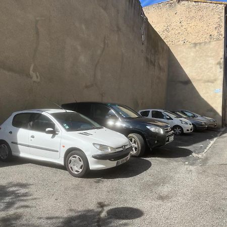 Trèbes Jouxtant Le Canal Du Midi מראה חיצוני תמונה